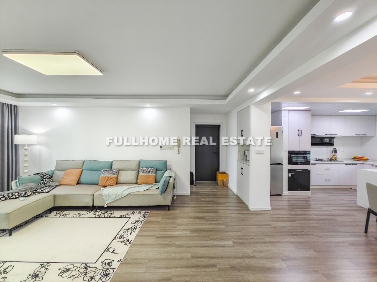 Same compound: Gubei Henshengyuan, 3 bedrooms in Shanghai