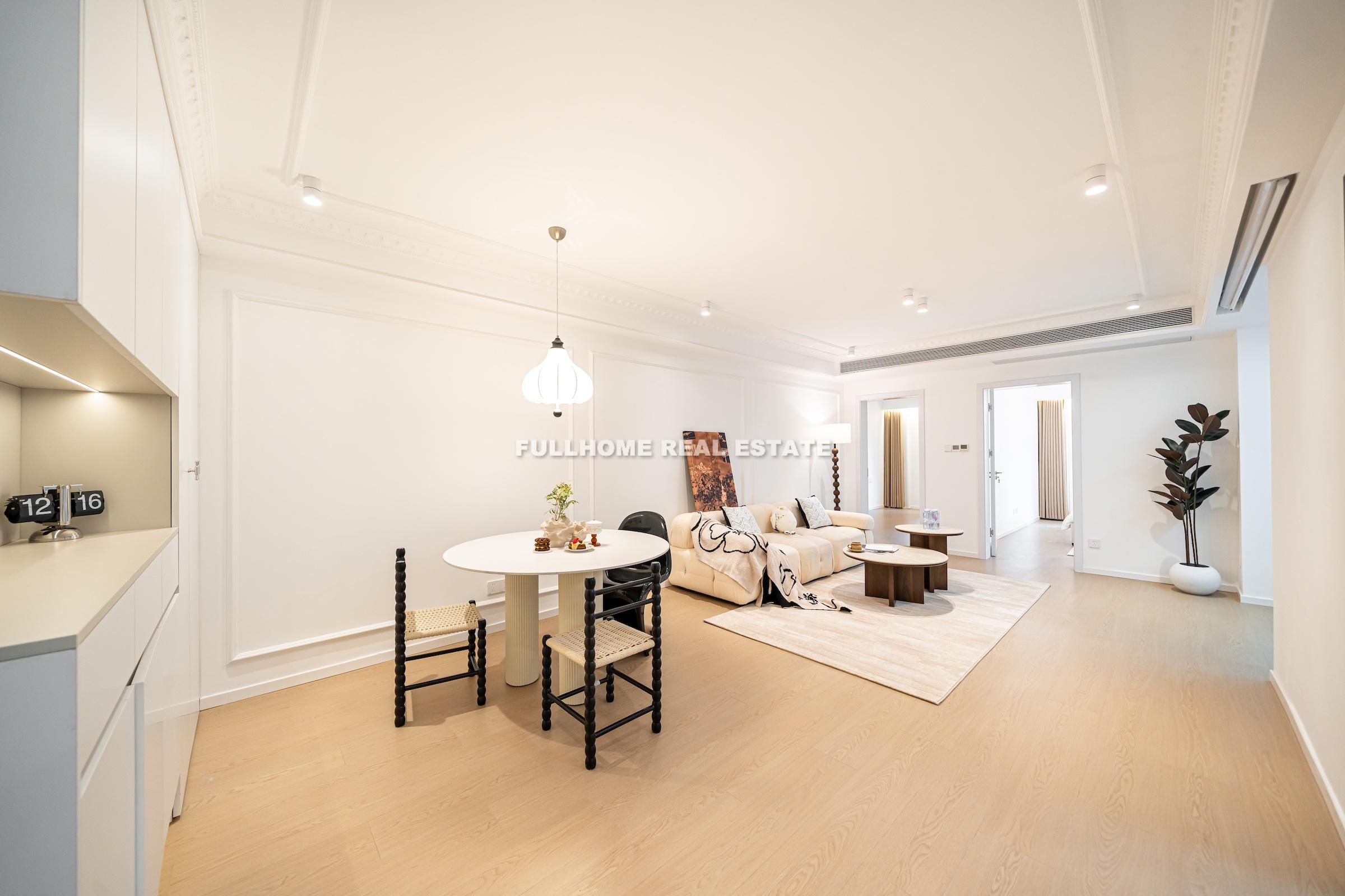 Same compound: Yun Du Yuan, 2 bedrooms in Shanghai