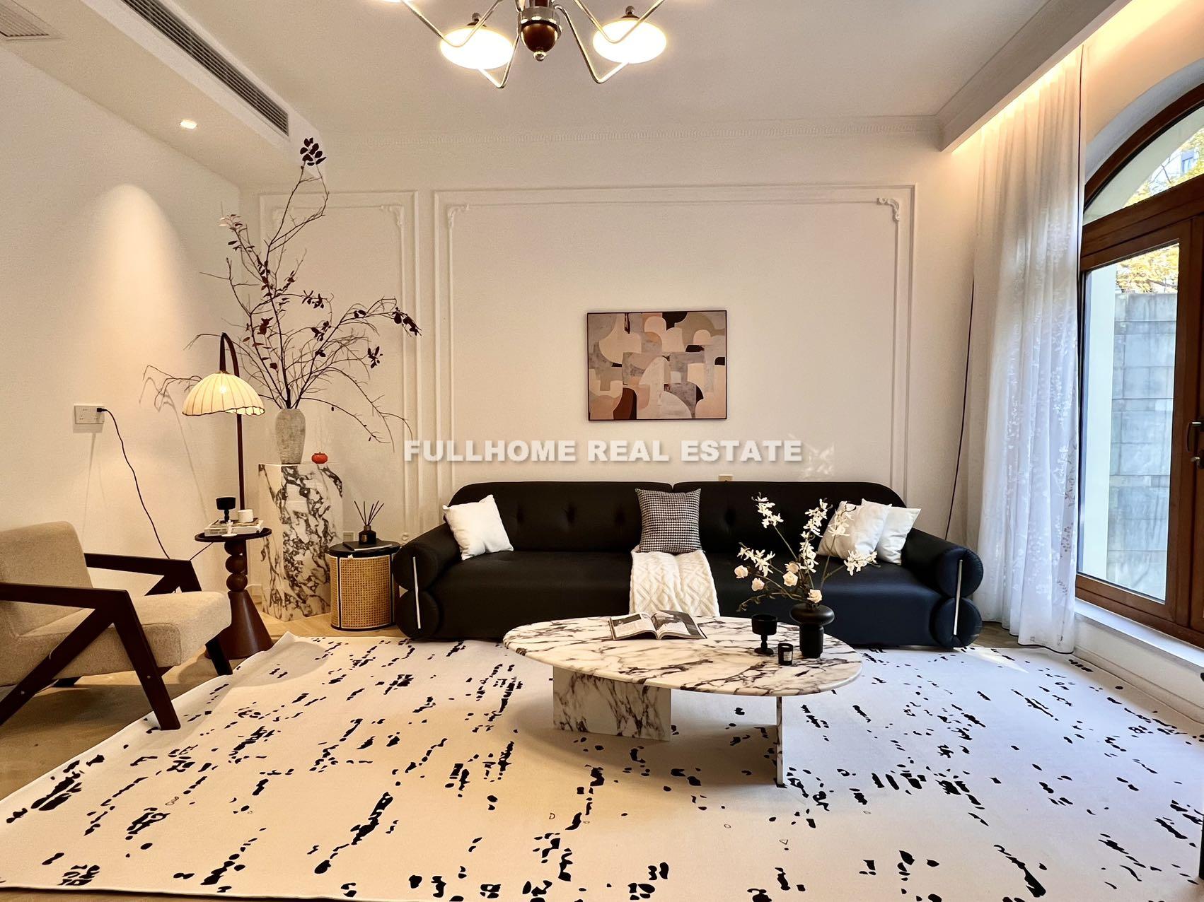 Same compound: Western Suburban Villa, 4 bedrooms in Shanghai