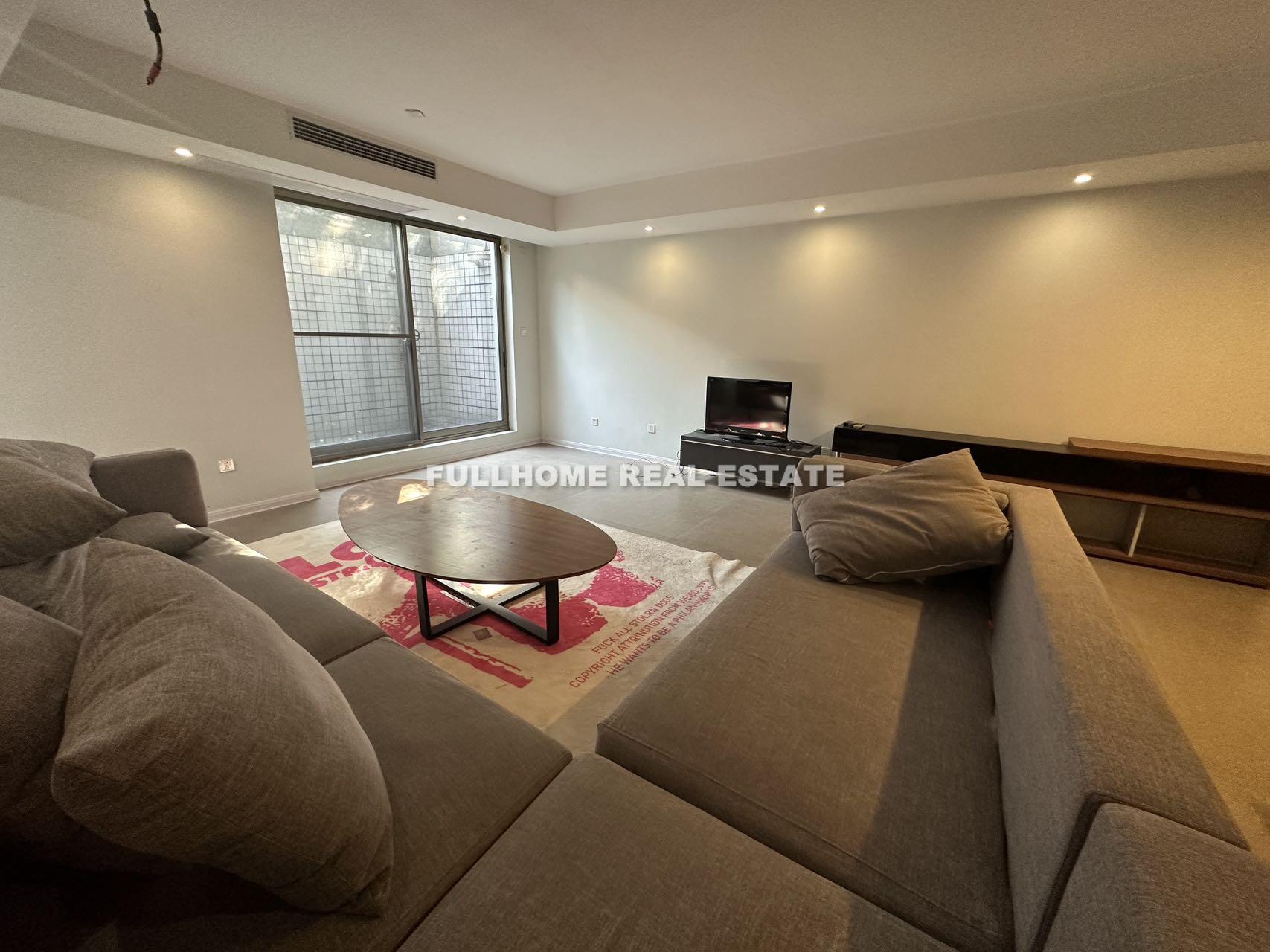 Similar property: Tomson Riviera Garden, 4 bedrooms, 400 sqm in Shanghai
