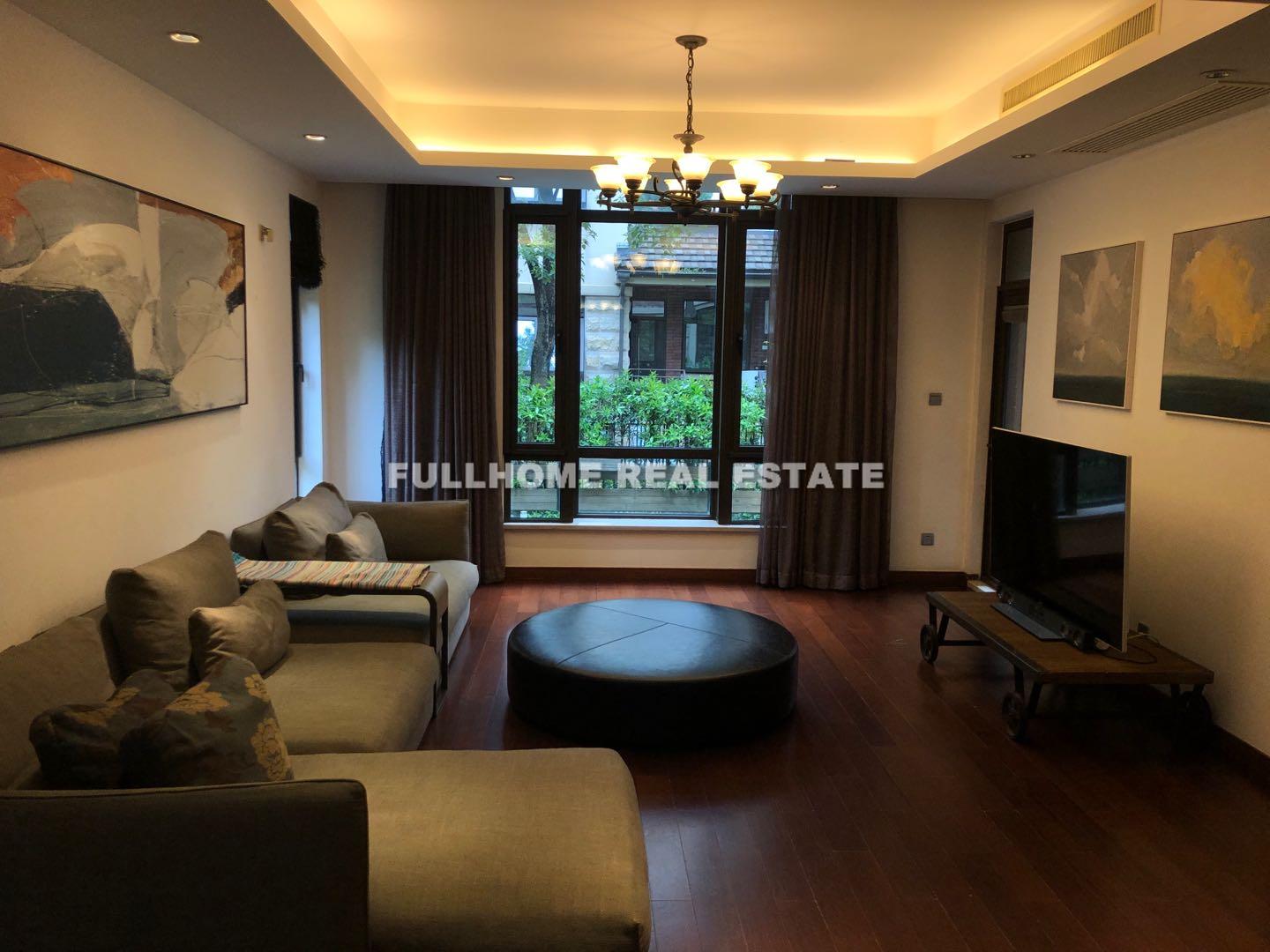 Similar property: Stratford, 4 bedrooms, 300 sqm in Shanghai