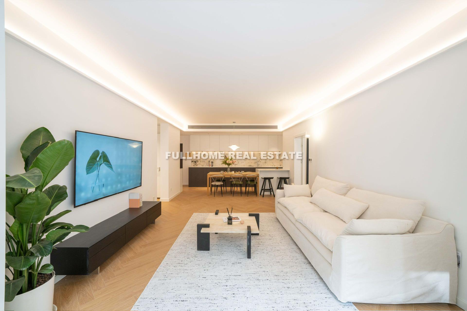 Same compound: Xinguo Garden, 2 bedrooms in Shanghai