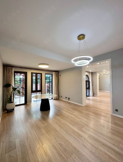 Similar property: Rancho Santa Fe, 5 bedrooms, 285 sqm in Shanghai