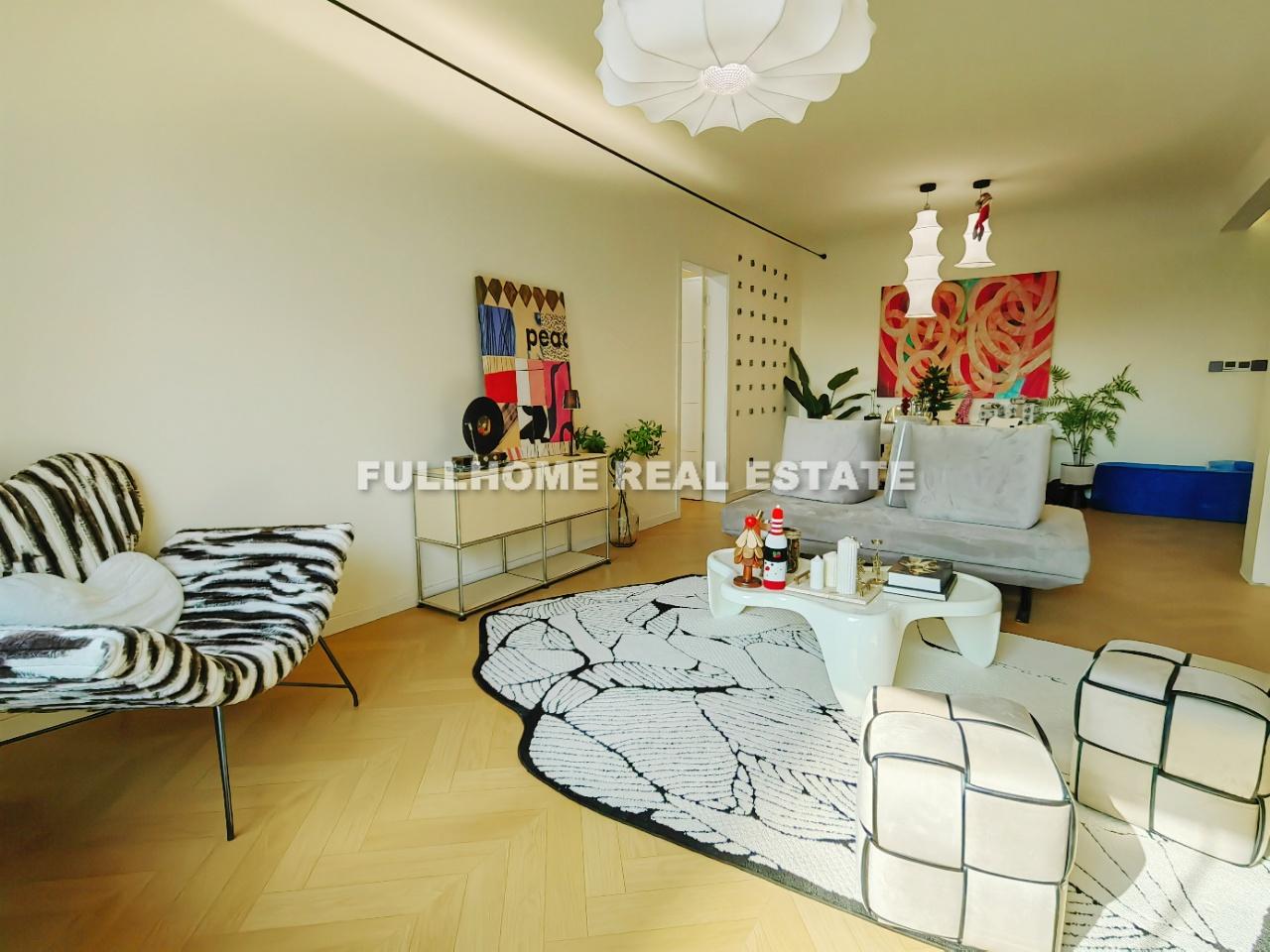Same compound: Hai Qi Yuan (The Bund), 2 bedrooms in Shanghai