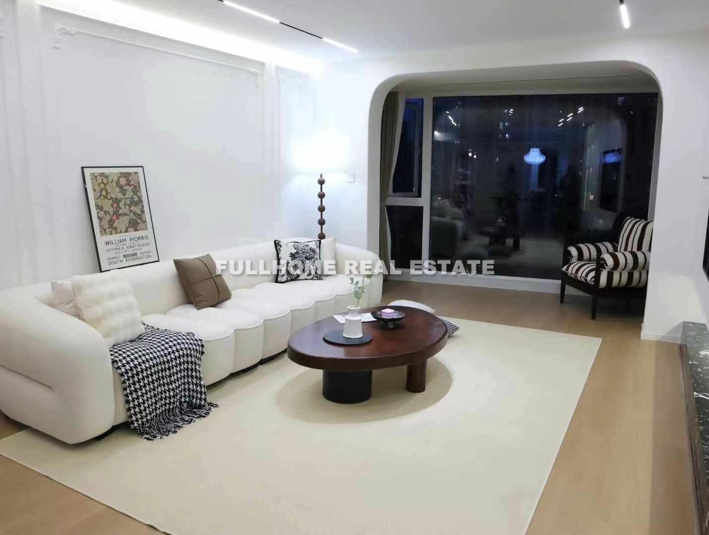 Zhong Yuan Liang Wan Cheng - 3 bedroom apartment in Shanghai, Putuo, Downtown