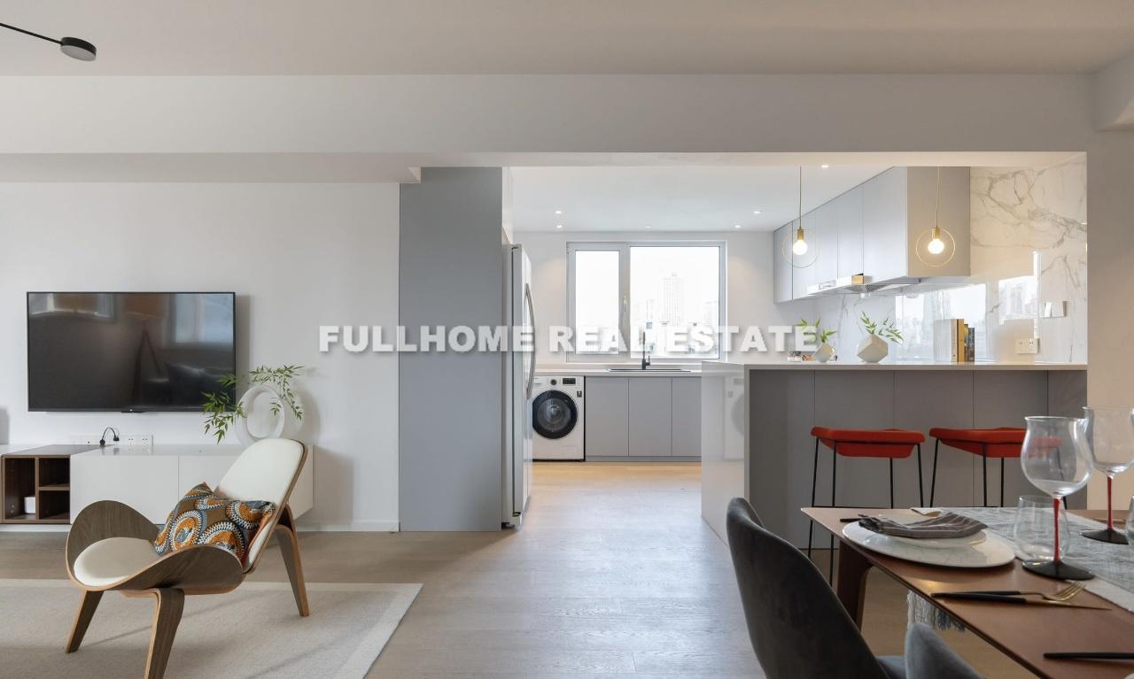 Same compound: Donghu Apartment, 3 bedrooms in Shanghai