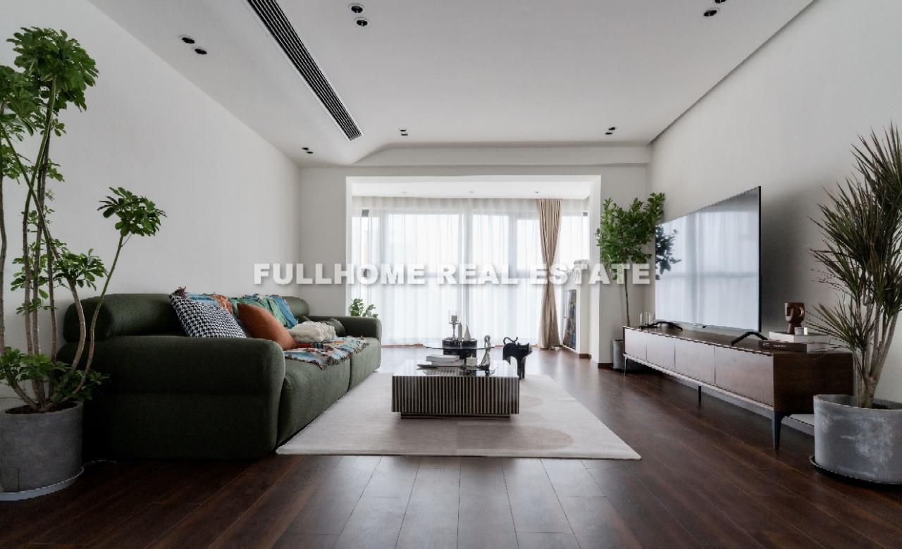 HuiLong New Town - 3 bedroom apartment in Shanghai, Xintiandi, Downtown