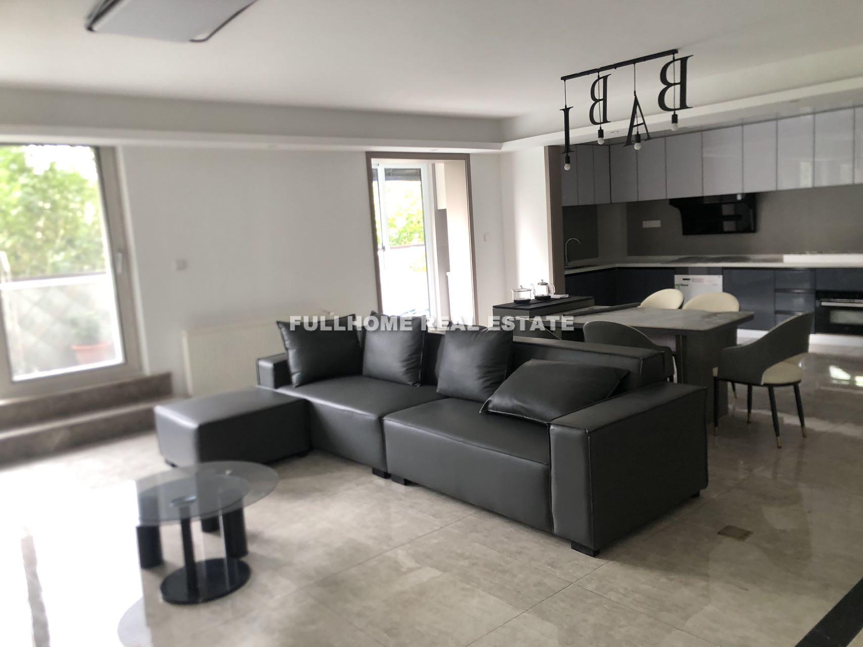 99 Xuhui - 2 bedroom apartment in Shanghai, Xujiahui, Downtown