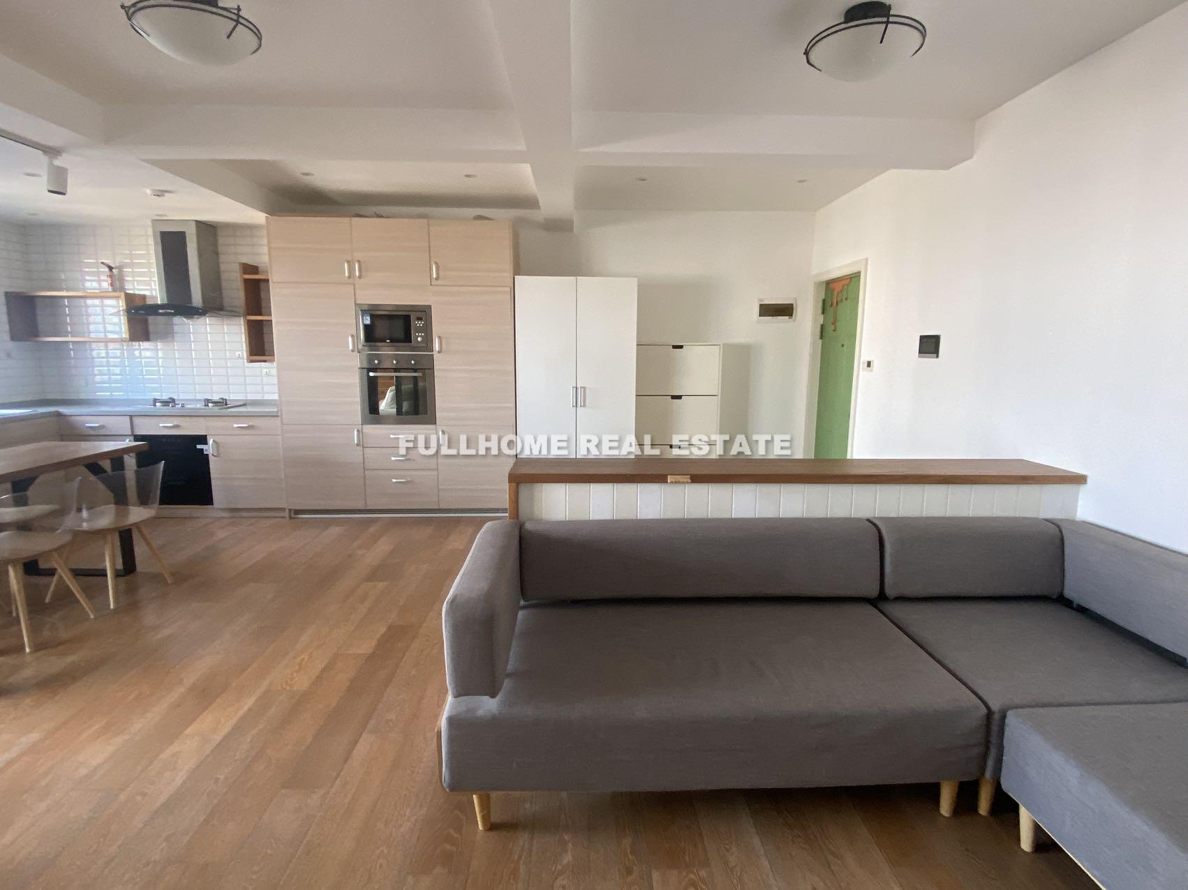 Same compound: Lane 201-400 West Jianguo Road Old House , 3 bedrooms in Shanghai