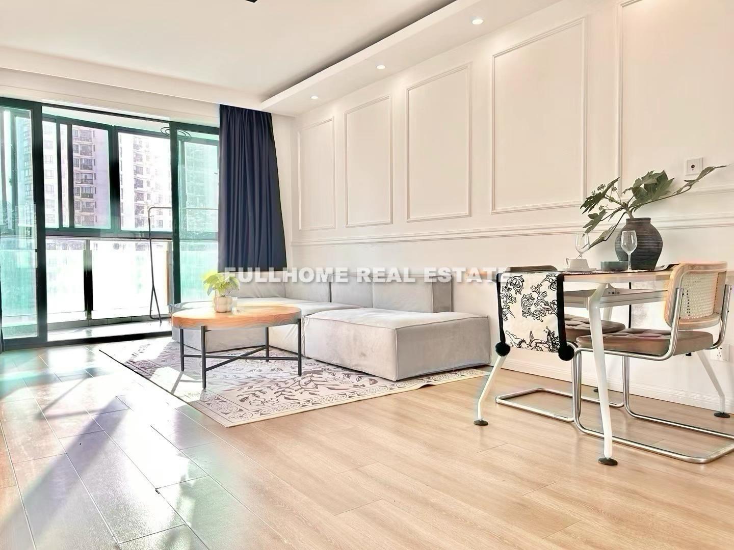 Same compound: Moon River, 2 bedrooms in Shanghai