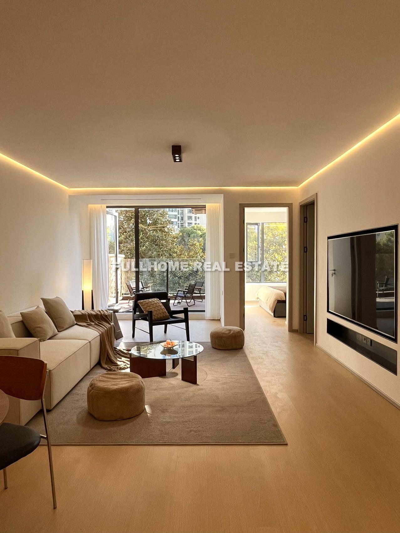 Zhong Yuan Liang Wan Cheng - 2 bedroom apartment in Shanghai, Putuo, Downtown