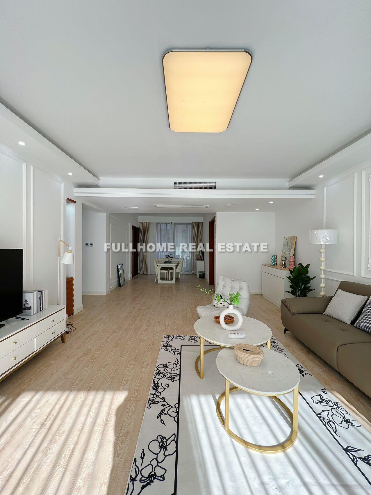 Same compound: Rich Garden, 3 bedrooms in Shanghai