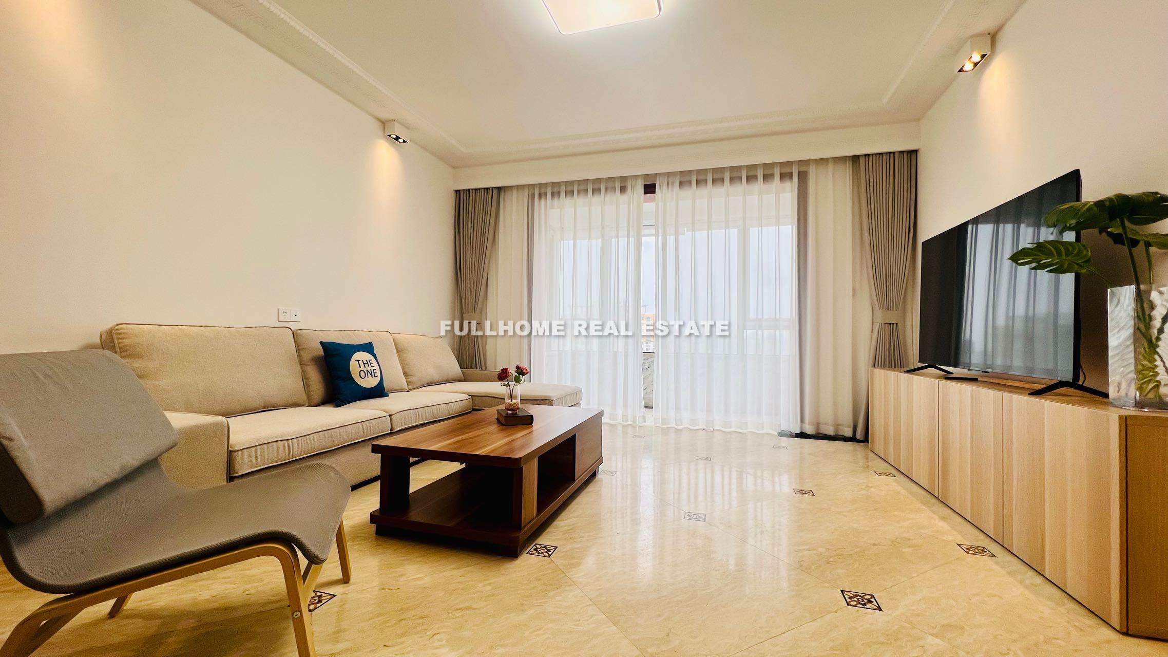 HuiLong New Town - 3 bedroom apartment in Shanghai, Xintiandi, Downtown