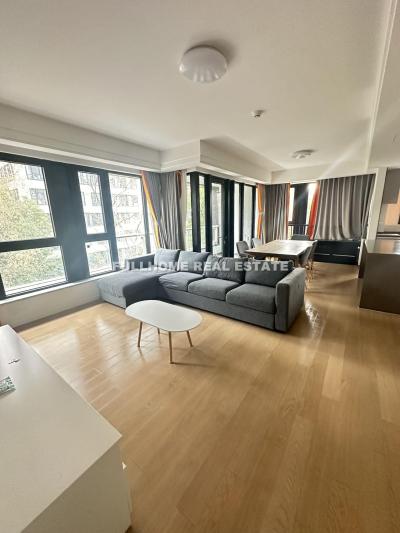 Same compound: Huatang Mansion, 4 bedrooms in Shanghai