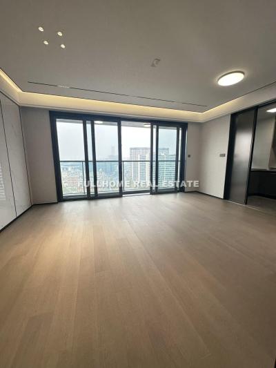 Same compound: Oriental Magnolia, 3 bedrooms in Shanghai