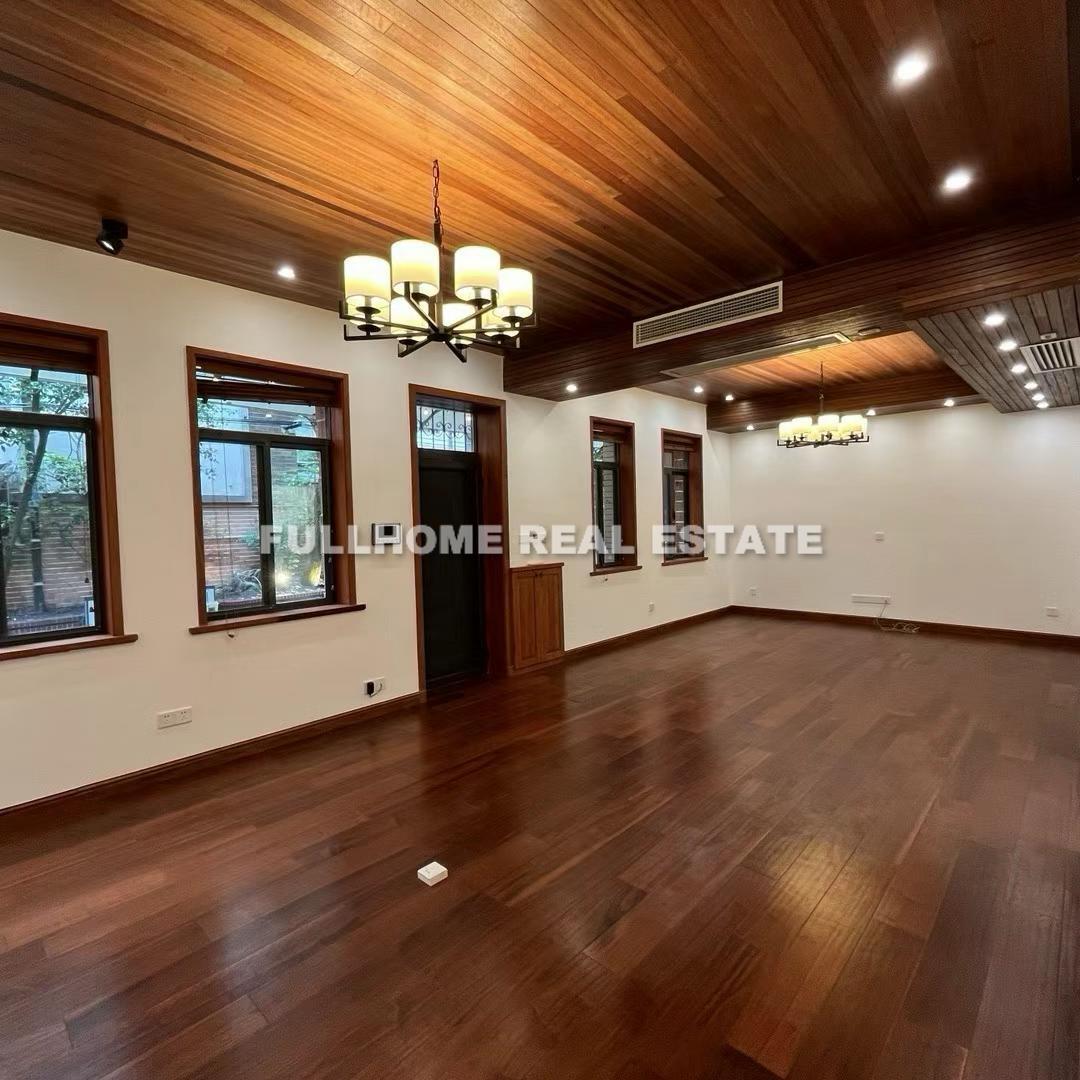 Same compound: Lane 100-300 Fumin Road Old House, 2 bedrooms in Shanghai