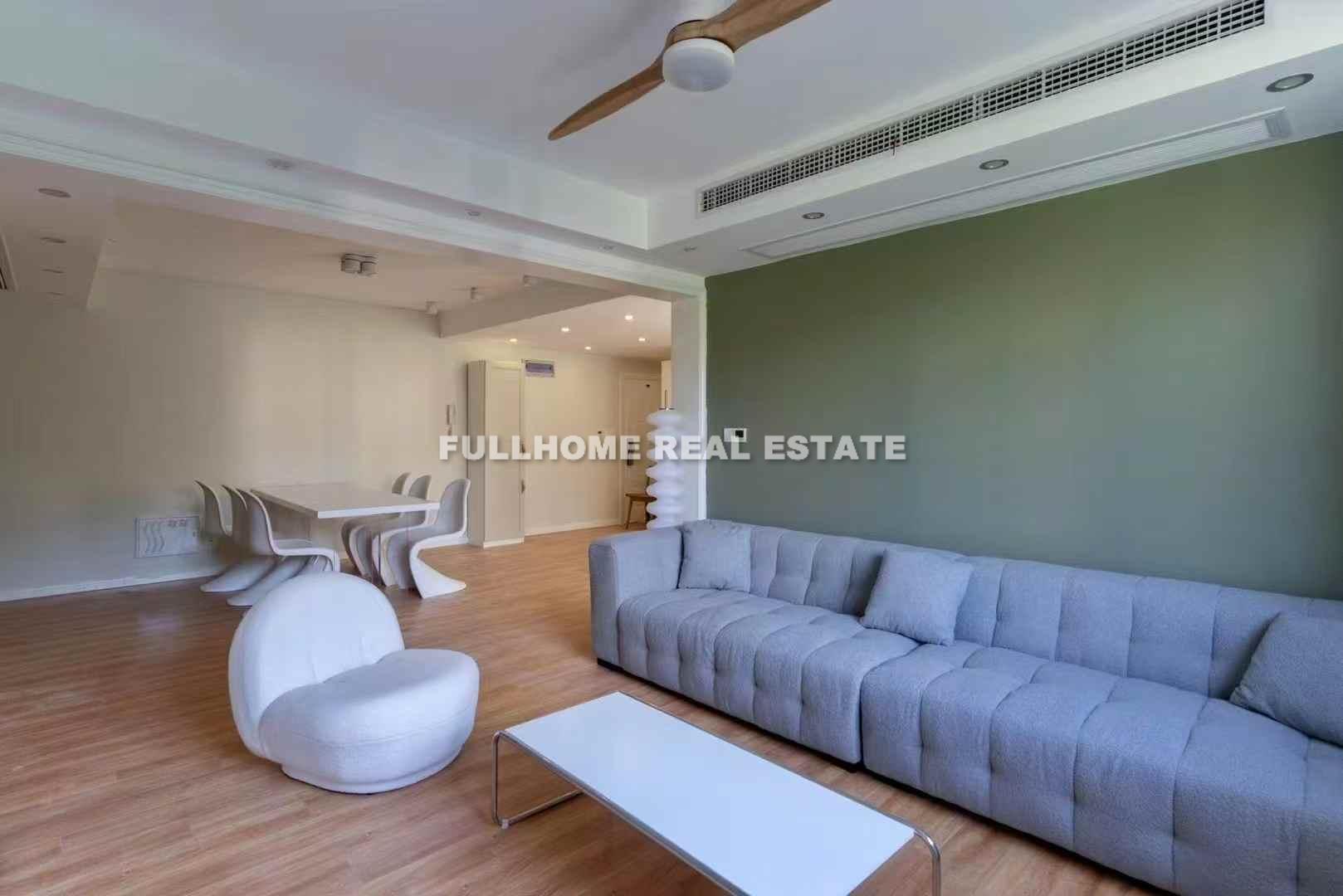 Same compound: Donghu Apartment, 3 bedrooms in Shanghai