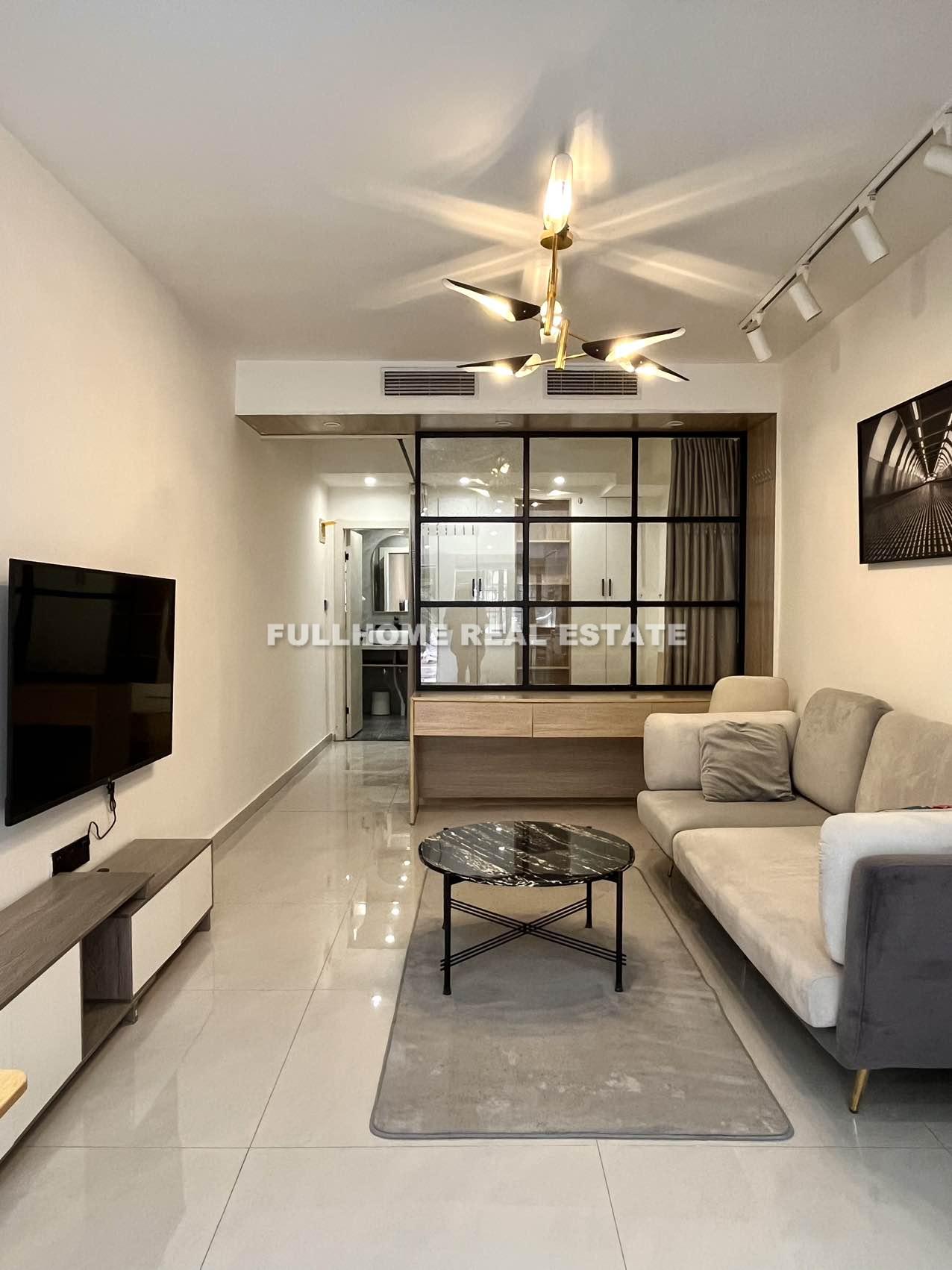 Same compound: Lane 1-1000 Weihai Road Old House, 1 bedrooms in Shanghai