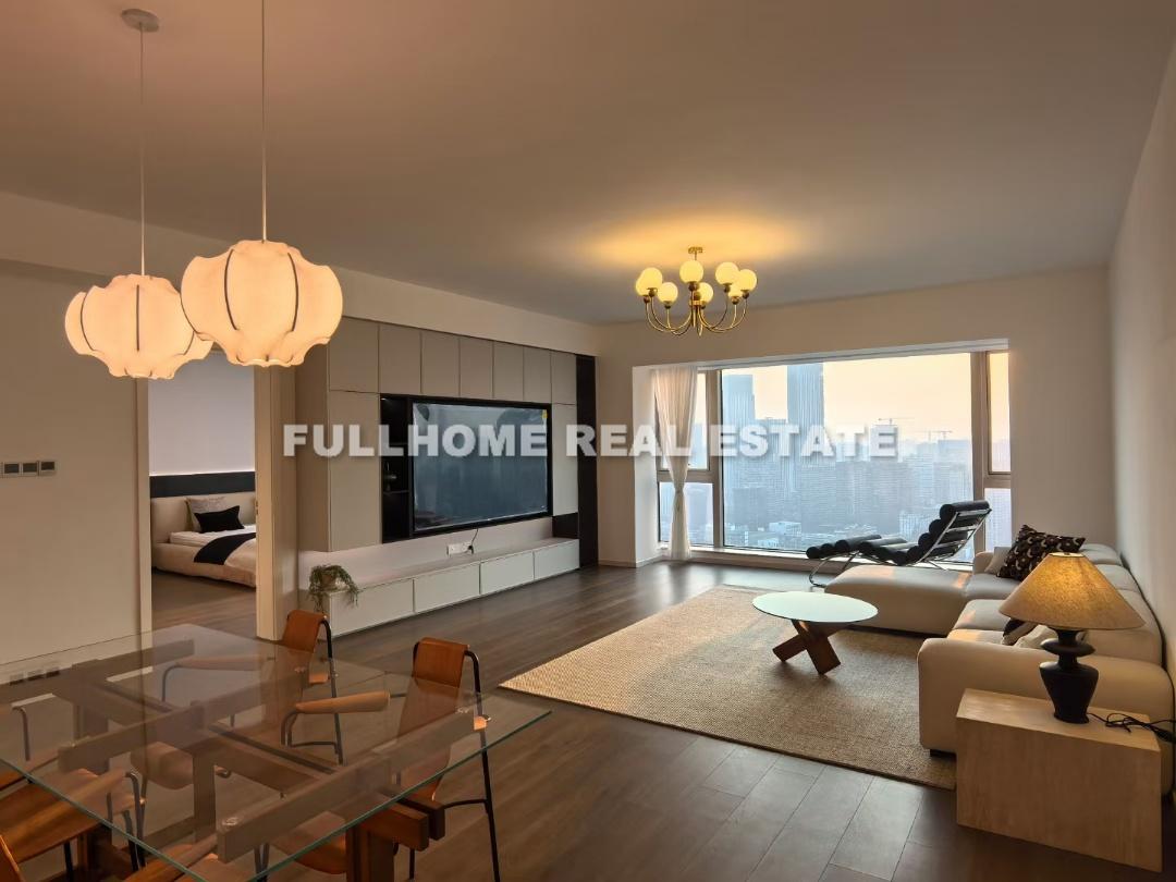 Similar property: Shimao Riviera Garden, 3 bedrooms, 237 sqm in Shanghai