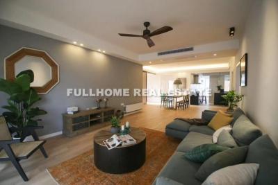 Same compound: Zhongshan Apartment, 4 bedrooms in Shanghai