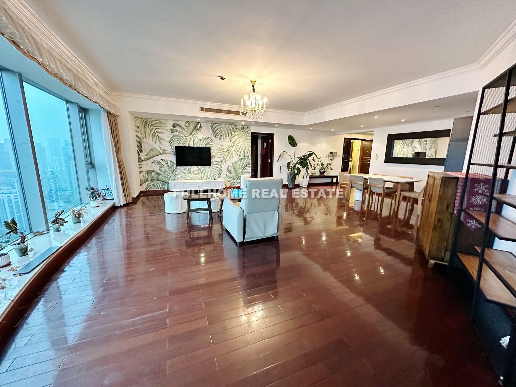 Shimao Riviera Garden - 3 bedroom apartment in Shanghai, Lujiazui, Pudong