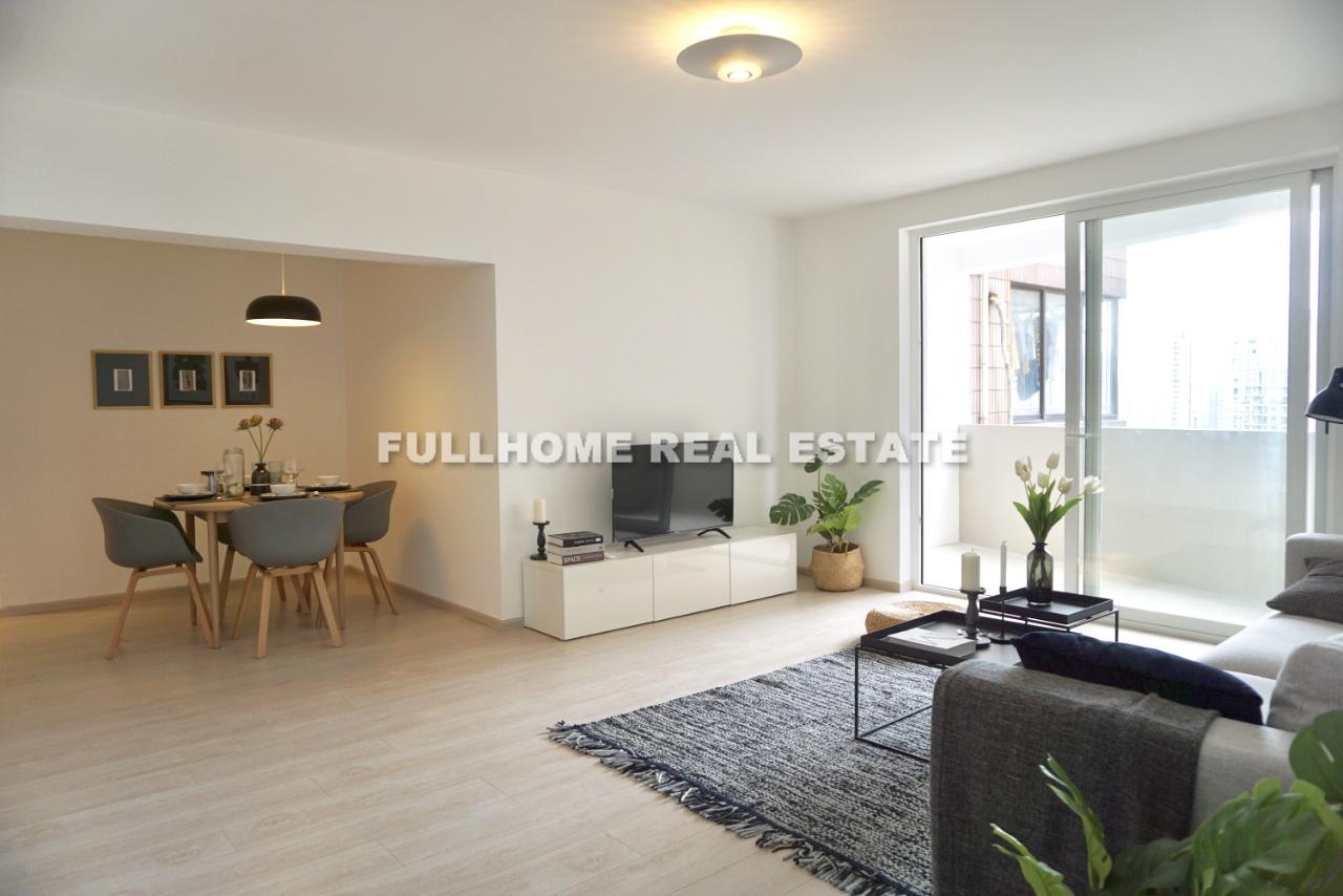 Same compound: Lao Xi Men International Plaza, 3 bedrooms in Shanghai