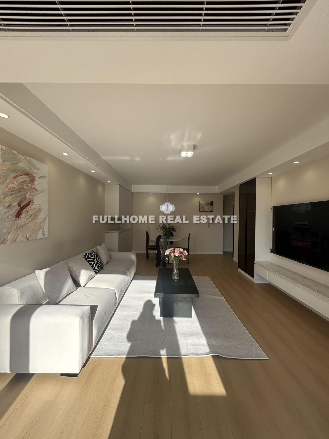 Zhong Yuan Liang Wan Cheng - 2 bedroom apartment in Shanghai, Putuo, Downtown