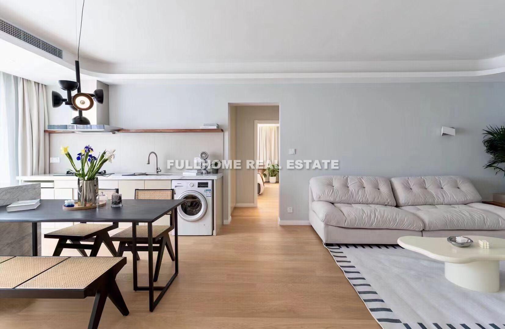 Same compound: Minghua Mansion, 3 bedrooms in Shanghai