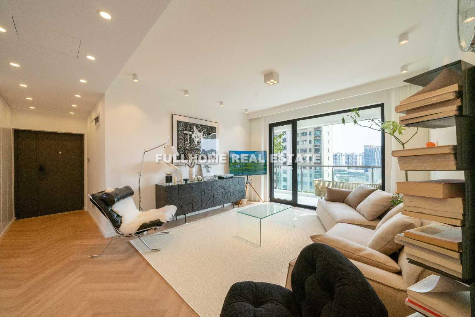 Similar property: Dongfang City Garden, 3 bedrooms, 160 sqm in Shanghai
