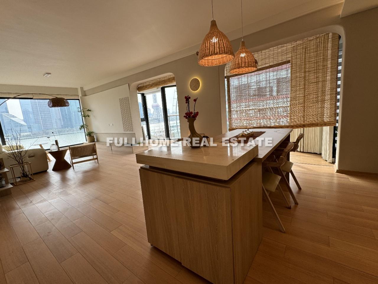 Similar property: New Bund Garden, 2 bedrooms, 150 sqm in Shanghai