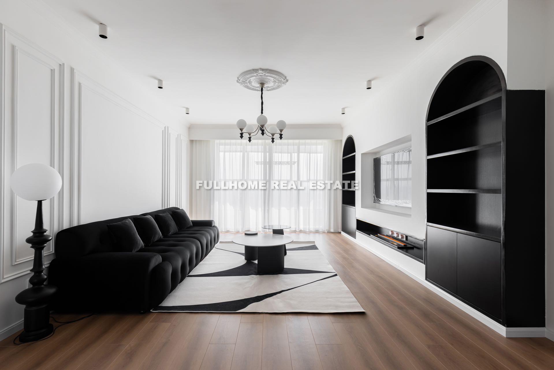 Similar property: Shimao Lakeside Garden, 2 bedrooms, 172 sqm in Shanghai
