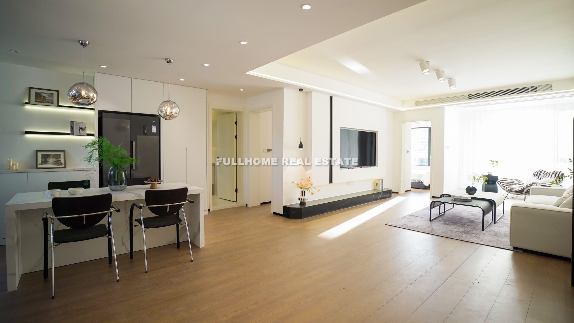 Zhong Yuan Liang Wan Cheng - 2 bedroom apartment in Shanghai, Putuo, Downtown