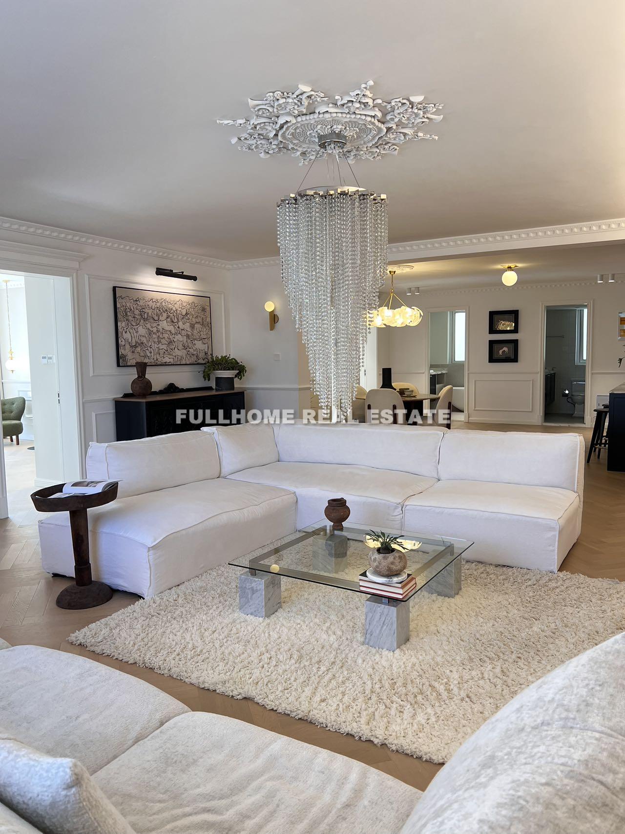 Similar property: Zihong Apartment, 4 bedrooms, 260 sqm in Shanghai