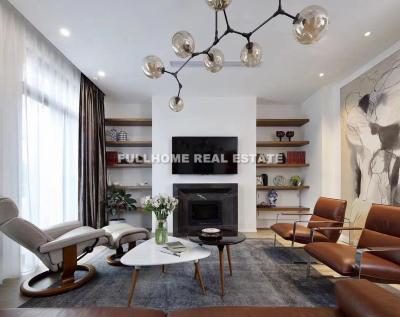 Same compound: Tomson Riviera Garden, 4 bedrooms in Shanghai
