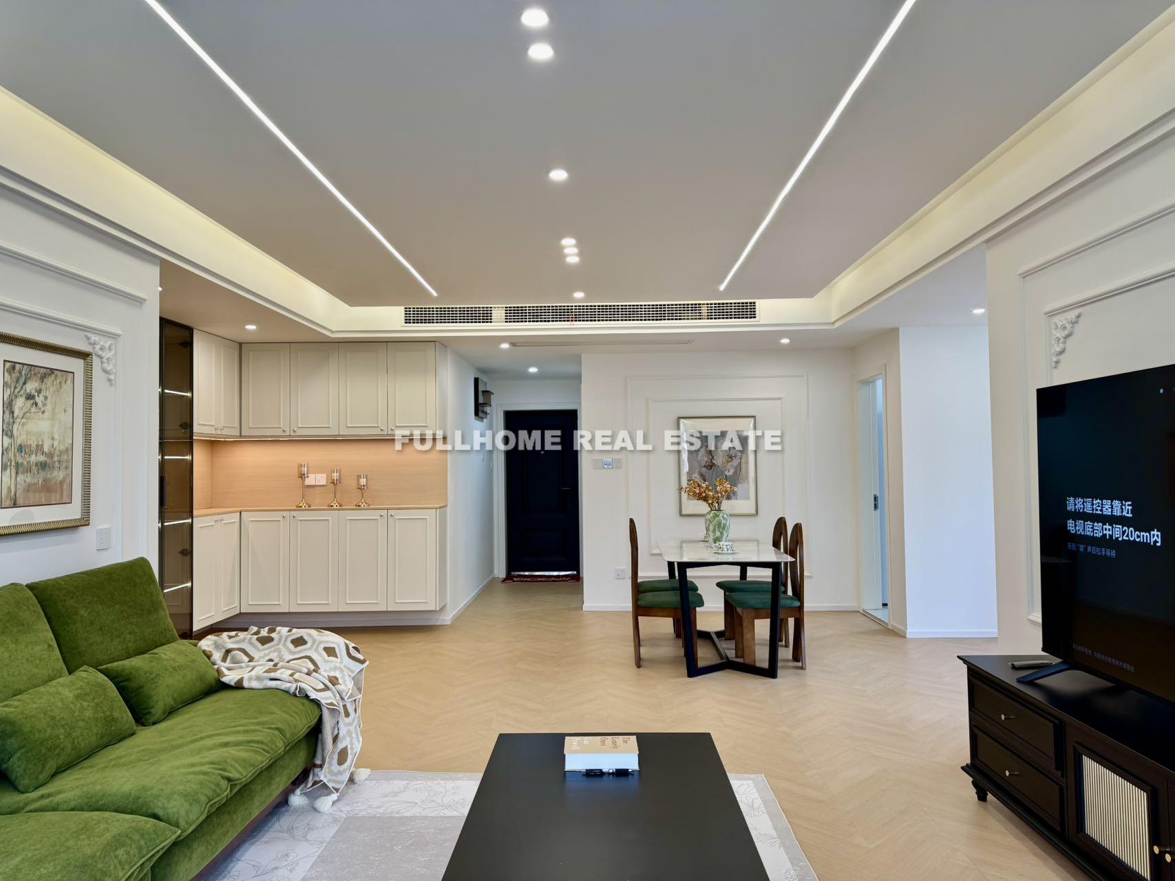 Same compound: Jinkai Garden, 3 bedrooms in Shanghai