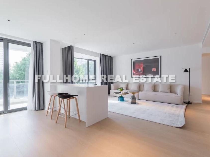 Same compound: International City, 3 bedrooms in Shanghai