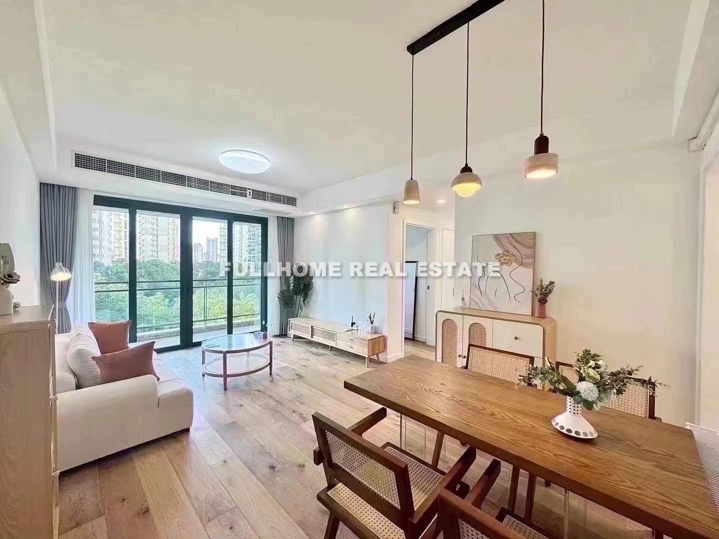 Same compound: Yanlord Riverside Garden, 2 bedrooms in Shanghai