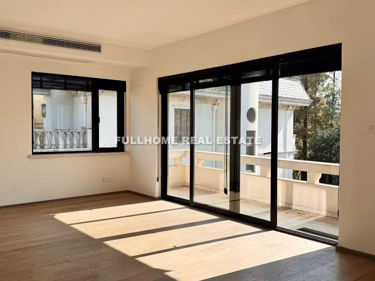 Lane 1-500 Xingguo Road Old House - 4 bedroom apartment in Shanghai, Downtown, Downtown