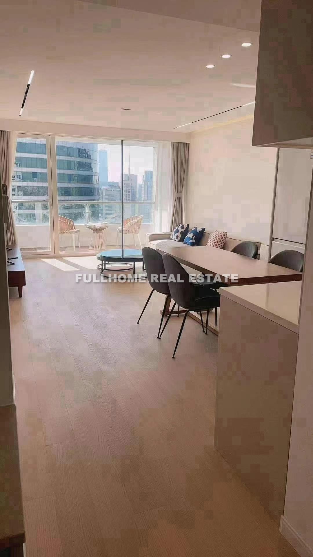 Same compound: Edifice Apts, 3 bedrooms in Shanghai