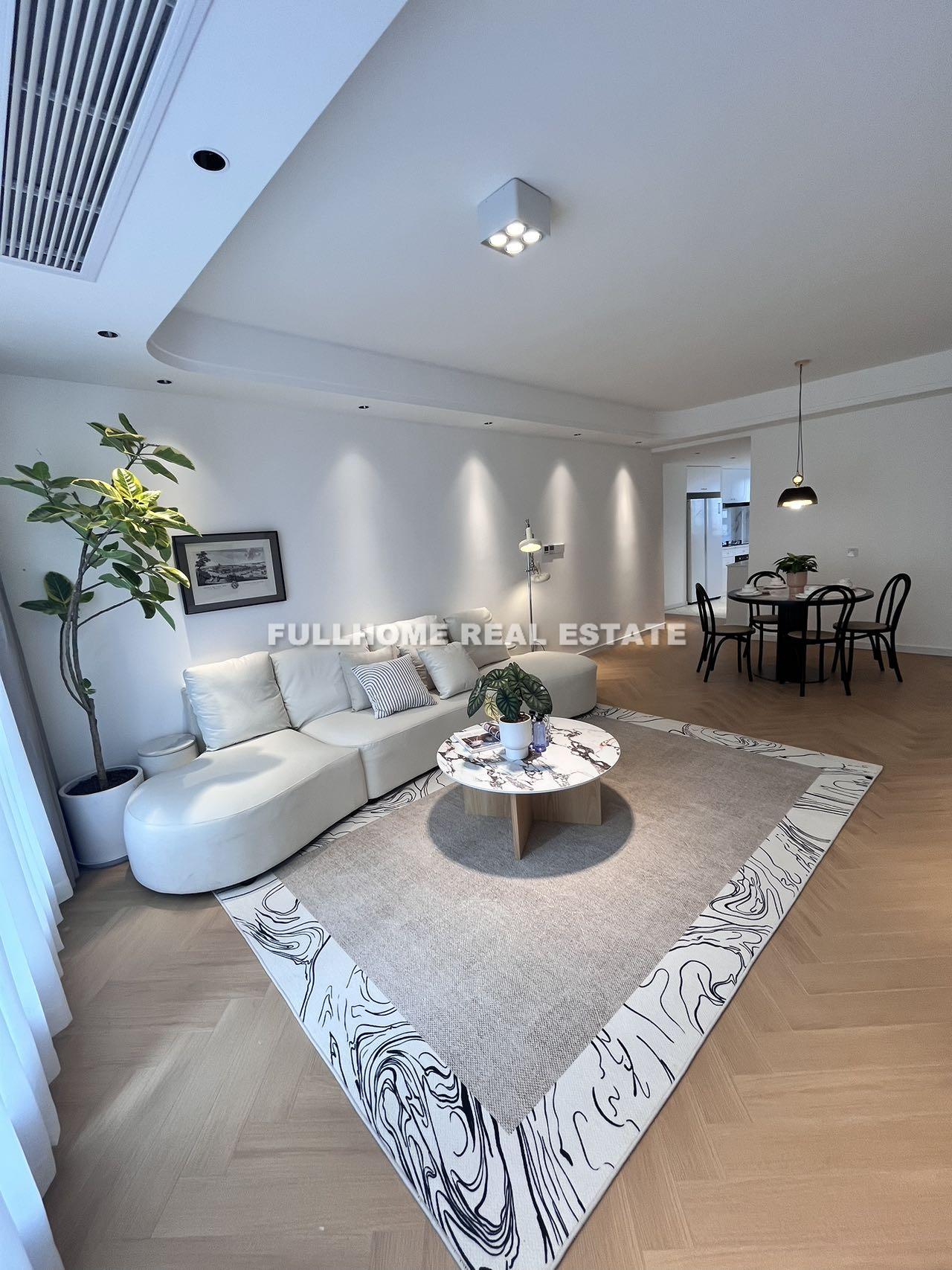 Same compound: East Huaihai Apartment, 3 bedrooms in Shanghai