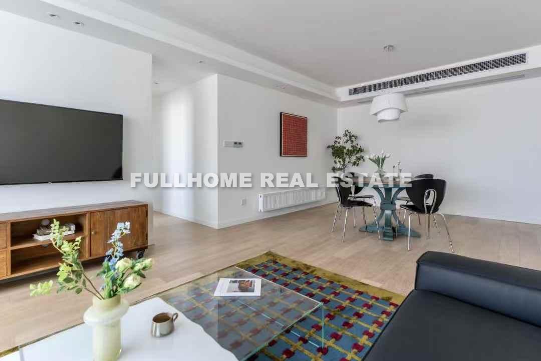 Same compound: Springdale Garden, 3 bedrooms in Shanghai