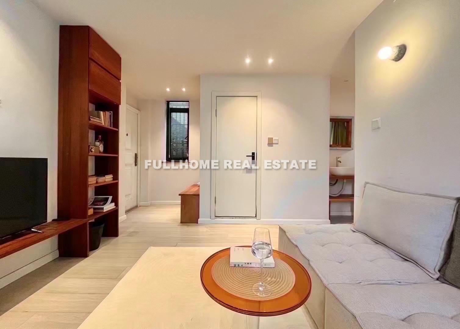 Lane 1001-1500 Middle Huaihai Road Old House - 1 bedroom apartment in Shanghai, Downtown, Downtown