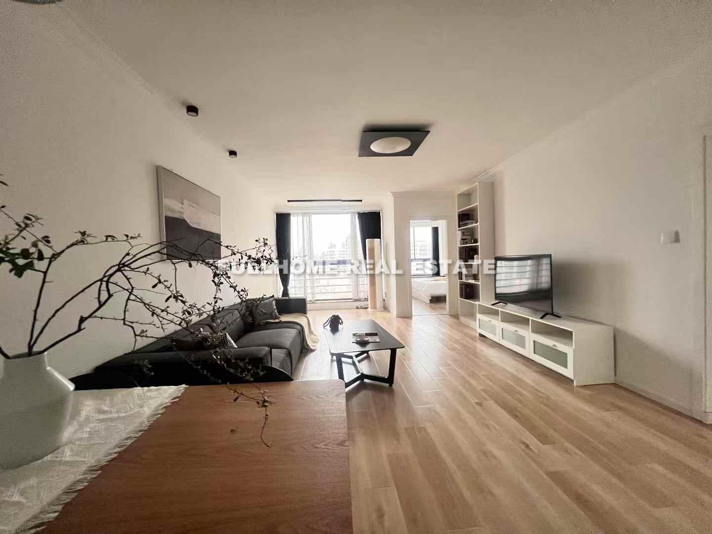 Zhong Yuan Liang Wan Cheng - 2 bedroom apartment in Shanghai, Putuo, Downtown