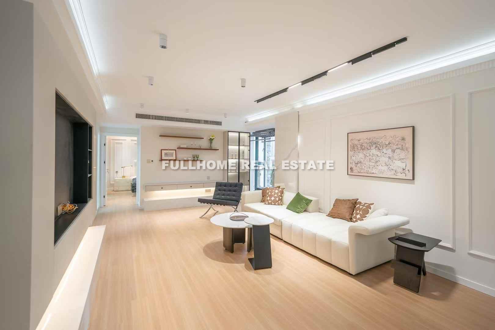Oriental Manhattan - 3 bedroom apartment in Shanghai, Xujiahui, Downtown