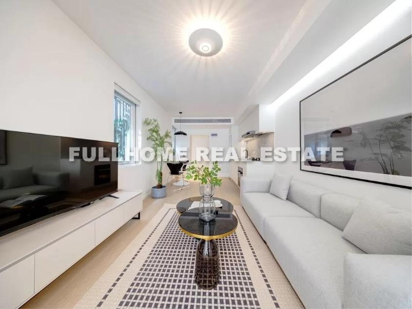 Same compound: Lane 1-1200 Huashan Road Old House, 1 bedrooms in Shanghai
