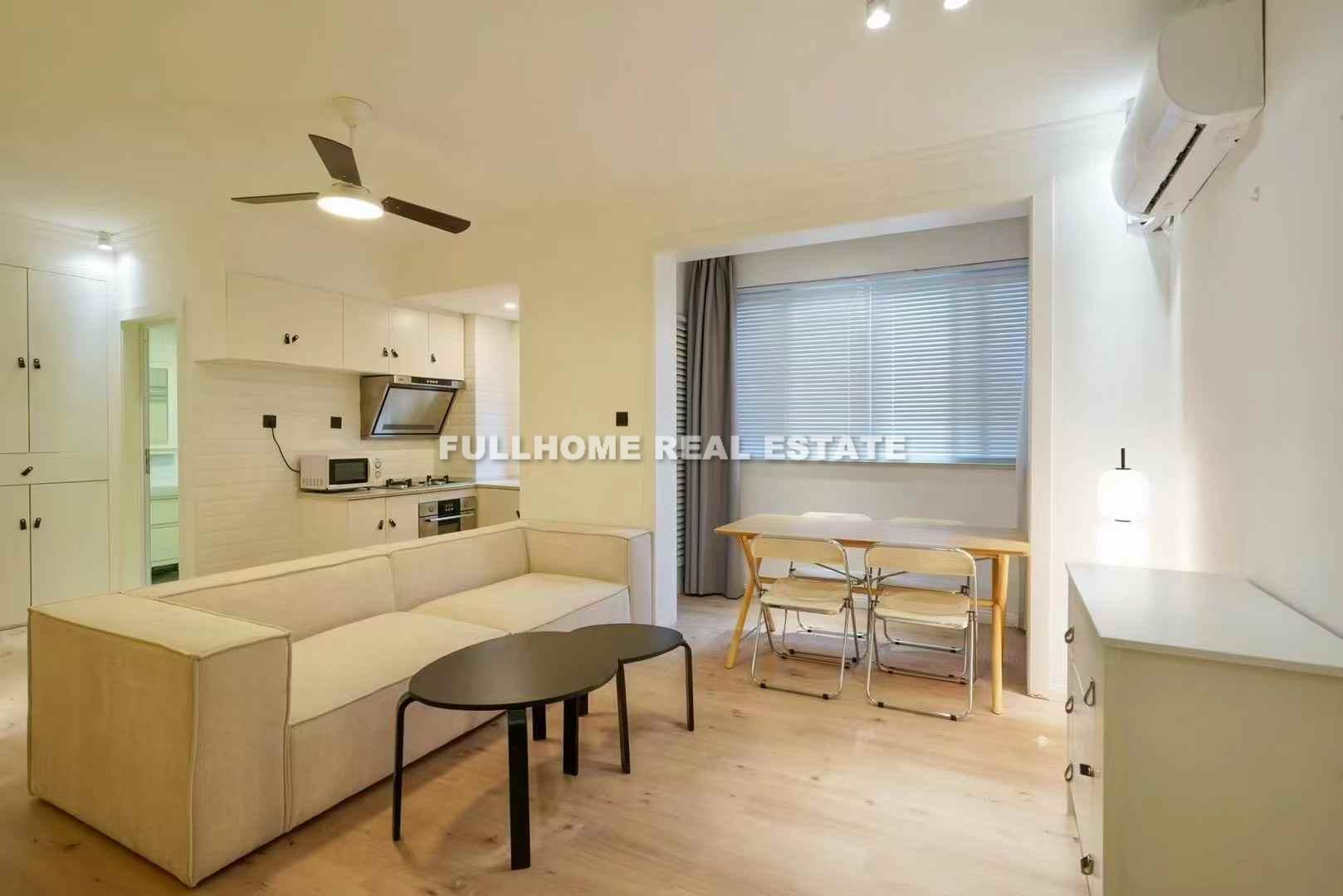 Zhong Yuan Liang Wan Cheng - 1 bedroom apartment in Shanghai, Putuo, Downtown