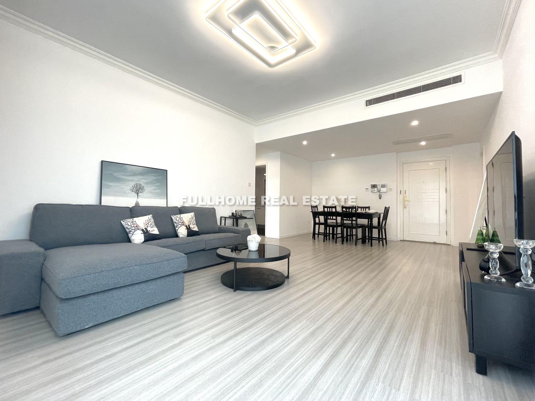 Shimao Riviera Garden - 1 bedroom apartment in Shanghai, Lujiazui, Pudong