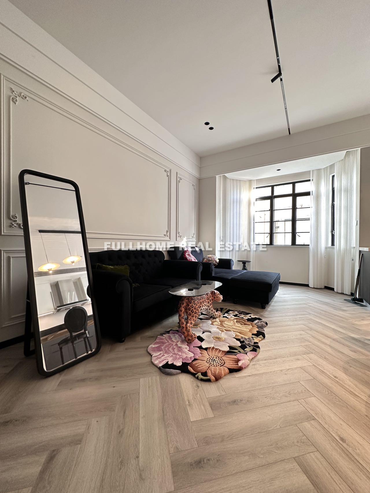 Same compound: Lane 1001-1500 Middle Huaihai Road Old House, 2 bedrooms in Shanghai