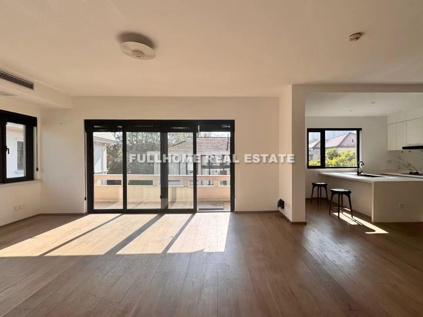 Same compound: Lane 1-500 Xingguo Road Old House, 4 bedrooms in Shanghai