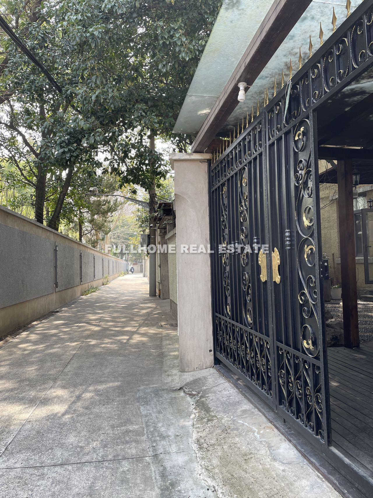 Lane 1-200 Kangping Road Old House	 - Interior view 17, Shanghai rental property